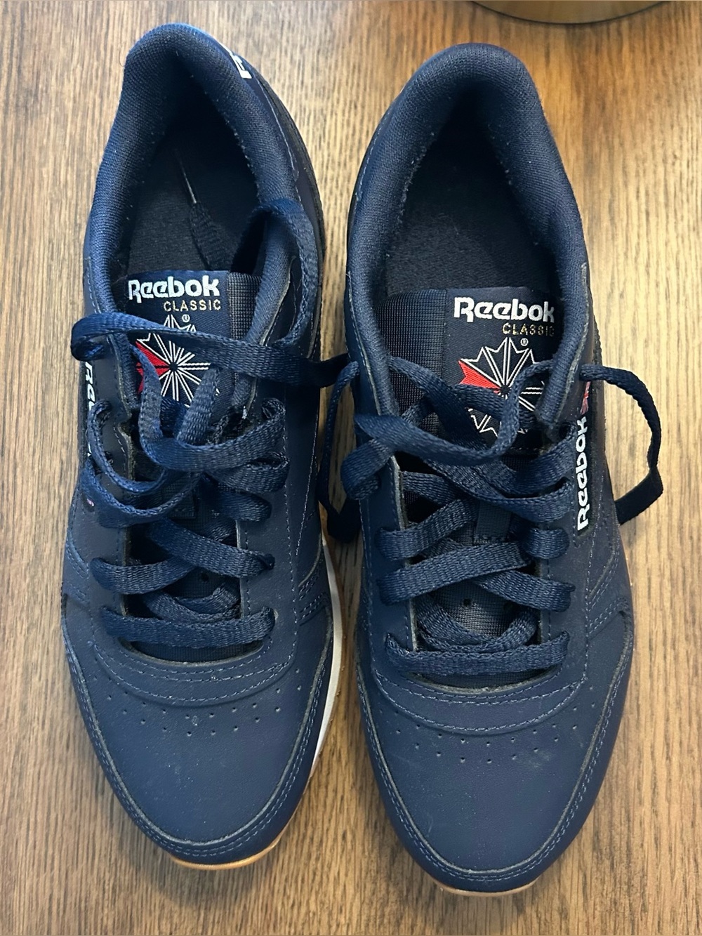 Reebok Classic Women’s/Men’s Navy Blue Sneakers Gum Sole Size 5.5 men/7 women